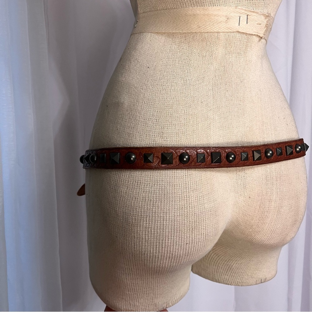 women’s brown studded skinny vintage retro rock & roll style brass buckle